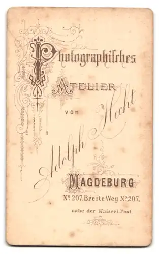 Fotografie Adolph Hecht, Magdeburg, Breite Weg 207, Portrait junger Herr in modischer Kleidung