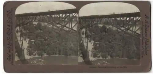 Stereo-Fotografie Griffith & Griffith, Philadelphia, Akrobat-Seiltänzer Calverly kreuzt Niagarafälle unter einer Brücke