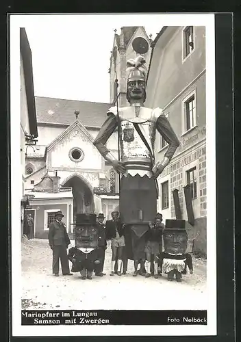 AK Mariapfarr /Lungau, Samson mit Zwergen an der Kirche