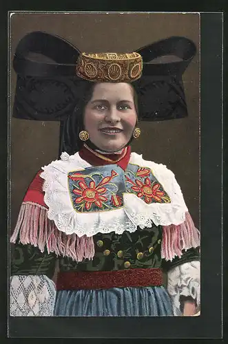 AK Bad Oeynhausen, Tracht Schaumburg-Lippe, lächelnde Frau