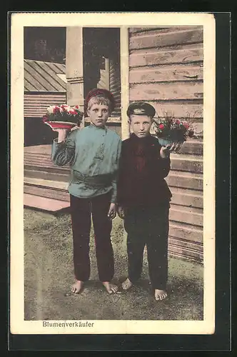 AK russische Blumenverkäuferbuben