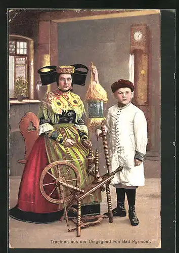 AK Trachten aus der Umgegend von Bad Pyrmont, Spinnrad