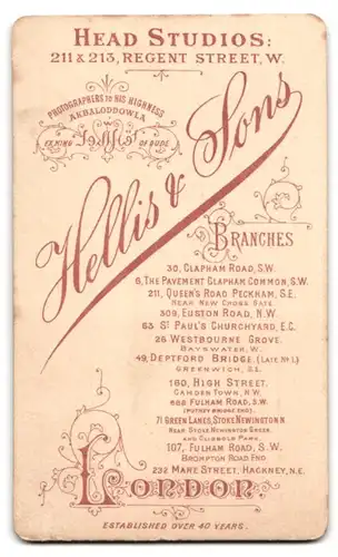 Fotografie Hellis & Sons, London, 211 & 213 Regent Street, kleines süsses Mädchen im weissen Kleid