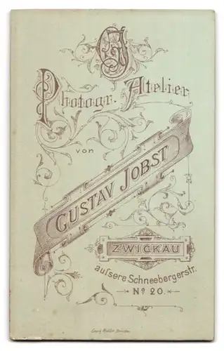 Fotografie Gustav Jobst, Zwickau, Äussere Schneebergerstrasse 20, Portrait junger Herr in modischer Kleidung