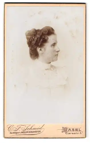 Fotografie C. F. Schmid, Basel, Clarastrasse 5, Dame mit Hochsteckfrisur im Profil