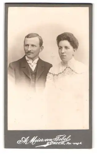 Fotografie A. Meier von Tobel, Zürich, Rennweg 4, bürgerliches Ehepaar im Portrait