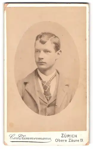 Fotografie Carl Zimmermann, Zürich, Obere Zäune 19, junger Mann mit Krawatte