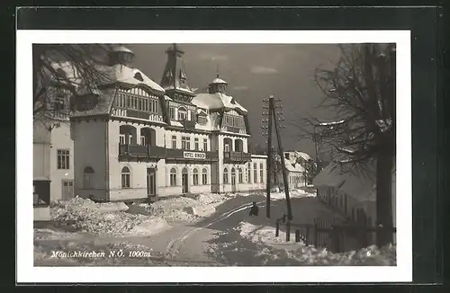 AK Mönichkirchen, Strassenpartie mit Hotel Binder im Schnee