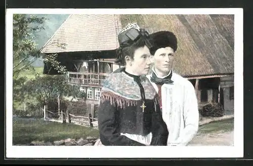 AK Ehepaar vor ihrem Haus in schwarzwälder Tracht