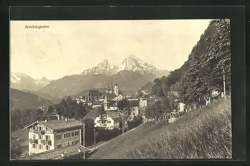 AK Berchtesgaden, Gesamtansicht von einem Berg aus