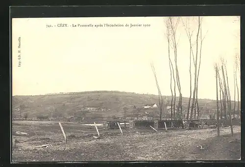 AK Cezy, La Passerelle apres l`Inondation de Janvier 1910