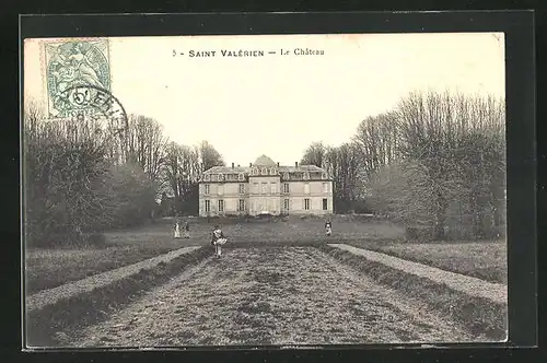 AK Saint Valerien, Le Chateau, Schlossansicht vom Feld aus