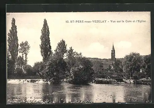 AK Saint-Père-sous-Vezelay, Vue sur la Cure et l`Eglise