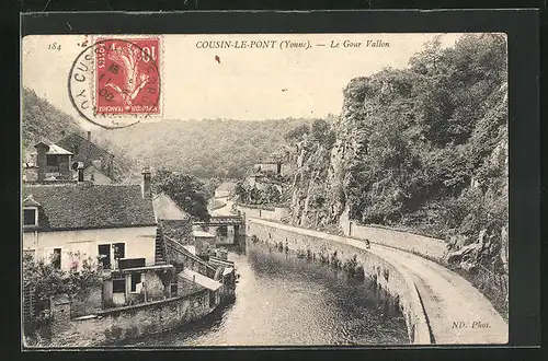 AK Cousin-le-Pont, Le Gour Vallon, Strasse am Ufer