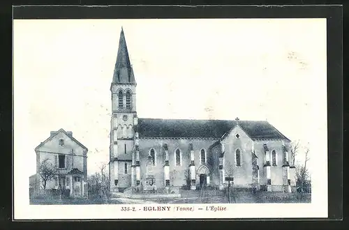 AK Egleny, L`Eglise, Ehrenmal an der Kirche