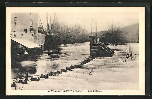 AK L`Isle-sur-Serein, Les Ecluses, an der Schleuse