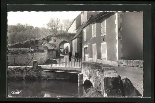 AK L`Isle-sur-Serein, Entree du Vieux Chateau, am Zugang zum Schloss