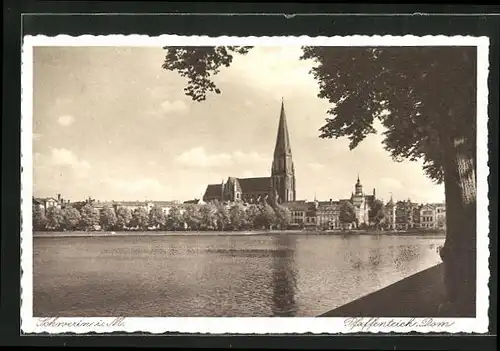 AK Schwerin i. M., Pfaffenteich mit Blick zum Dom