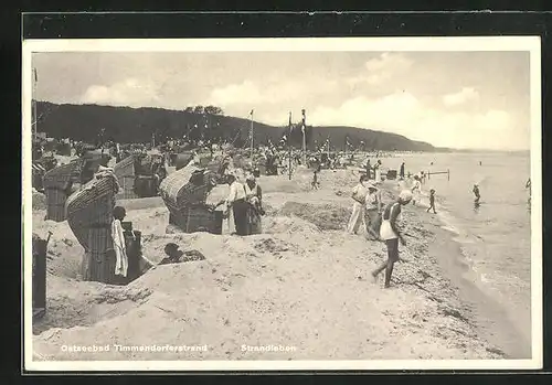 AK Timmendorferstrand, Badegäste in ihren Körben am Badestrand