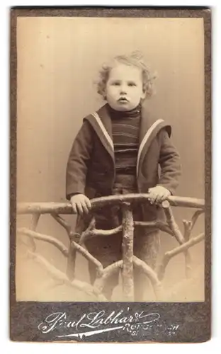 Fotografie Paul Labhart, Rorschach, Portrait kleiner Junge in kurzen Hosen