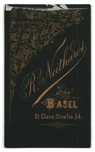 Fotografie R. Neithardt, Basel, St. Clara-Str. 54, Portrait Herr im Jacket mit Querbinder