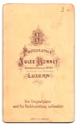 Fotografie Jules Bonnet, Luzern, Portrait junge Dame im Kleid mit Halskette