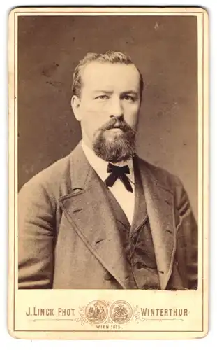 Fotografie J. Linck, Winterthur, Portrait modisch gekleideter Herr mit Henriquatre