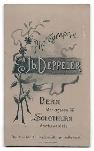 Fotografie Jb. Deppeler, Bern, Marktgasse 46, Portrait süsses Kleinkind im hübschen Kleid