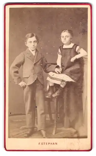 Fotografie F. Stephan, Winterthur, Portrait Kinderpaar in modischer Kleidung