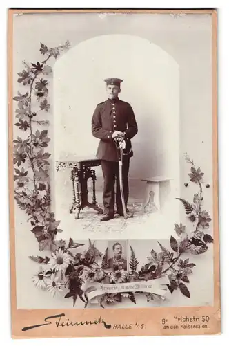 Fotografie Steinmetz, Halle a. S., gr. Ulrichstr. 50, Portrait Soldat in Uniform mit Säbel und Krätzchen