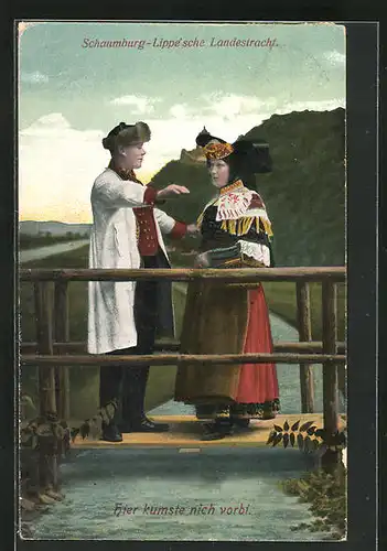 AK Tracht Schaumburg-Lippe, Paar auf einer Brücke