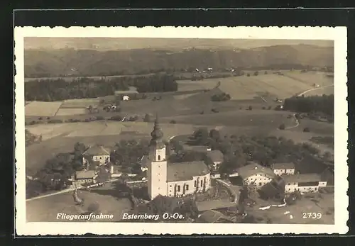 AK Esternberg, Fliegeraufnahme des Ortes mit Kirche