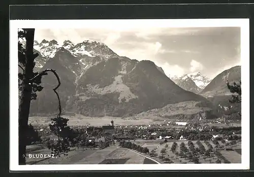 AK Bludenz, Gesamtansicht mit den Alpen dahinter