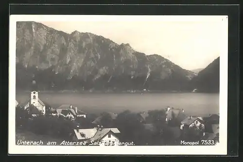 AK Unterach am Attersee, Ortsansicht mit Gebirgskette und See