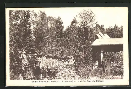AK Saint-Maurice-Thizouailles, La vieille Tour du Chateau