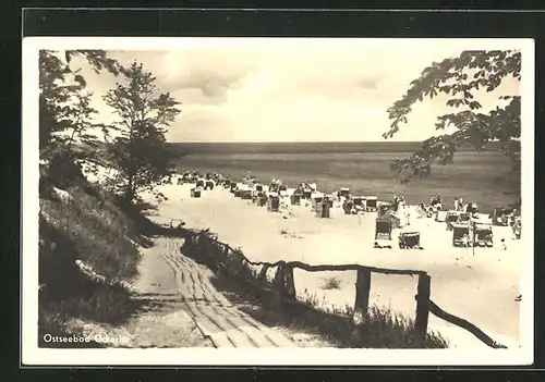 AK Ückeritz / Ostsee, Blick von der Düne auf Strand und See