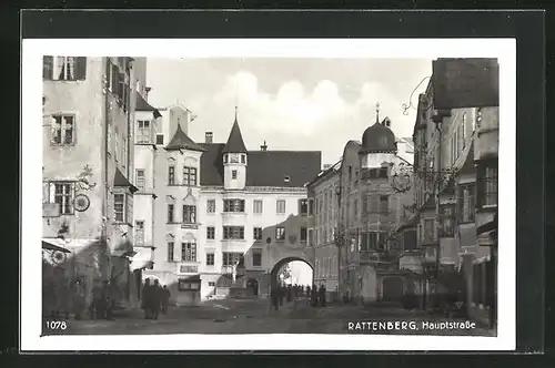 AK Rattenberg, Hauptstrasse mit Torbogen