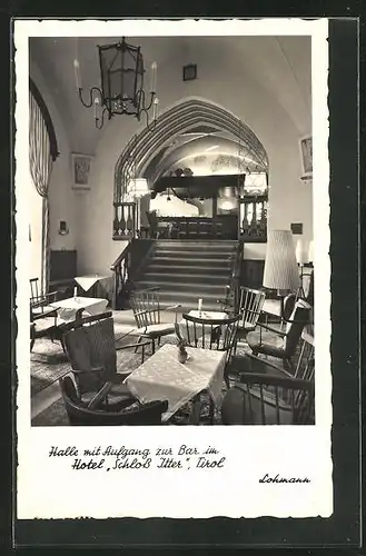 AK Hopfgarten, Halle mit Aufgang zur Bar im Hotel Schloss Itter