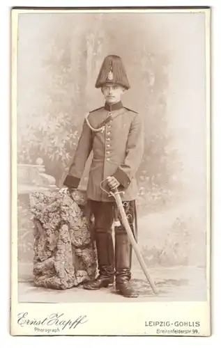 Fotografie Ernst Zapf, Leipzig-Gohlis, Breitenfelderstr. 99, sächsischer Soldat in Uniform mit Pickelhaube Rosshaarbusch
