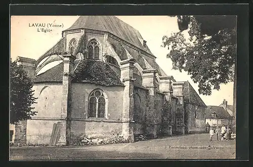 AK Lavau, L`Eglise, Platzpartie an der Kirche