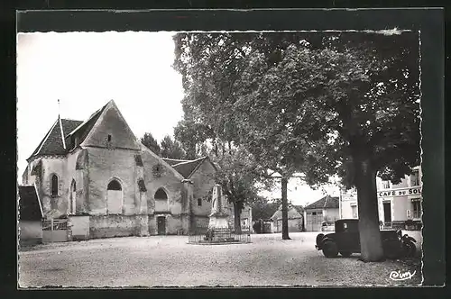 AK Gurgy, Place de l`Eglise, Le Monument