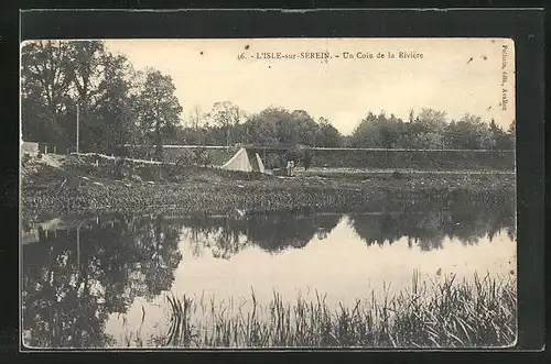 AK L`Isle-sur-Serein, Un coin de la Riviere, Uferpartie neben der Brücke