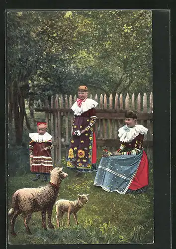 AK Volkstrachten aus Schaumburg-Lippe, Familie mit Schafen im Garten