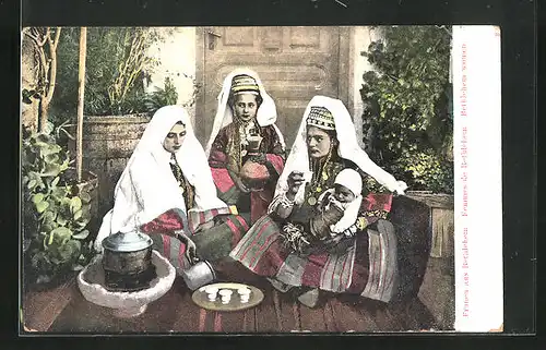 AK Femmes de Bethléhem, Frauen aus Bethlehem in Trachtenkleidern beim Tee
