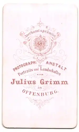 Fotografie Julius Grimm, Offenburg, hübsches junges Mädchen in schlichtem Kleid