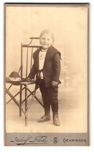 Fotografie Adolf Flohr, Öhringen, lustiges kleines Kind mit Hut