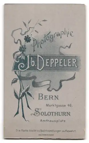 Fotografie Jb. Deppeler, Bern, Marktgasse 46, gelangweilter Herr in Tweed Anzug