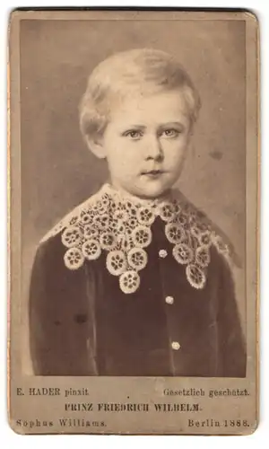 Fotografie E. Hader, Berlin, Portrait Prinz Friedrich Wilhelm von Preussen als Kind