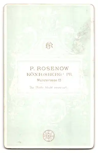 Fotografie P. Rosenow, Königsberg, Münzstrasse 15, bürgerliche Dame in elegant drapiertem Kleid