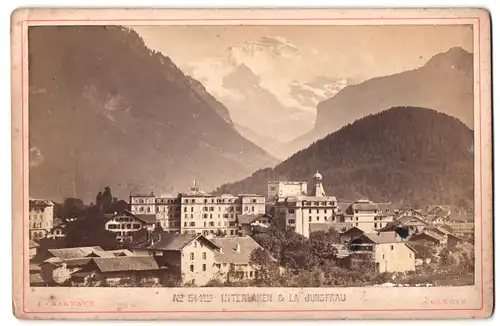 Fotografie F. Charnaux, Geneve, Ansicht Interlaken, Ortspartie mit Blick auf die Jungfrau